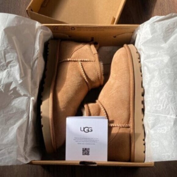 UGG Classic Ultra Mini Chestnut - Picture 3 of 6